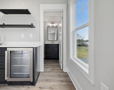 313 E 4th Street - Photo Thumbnail 30