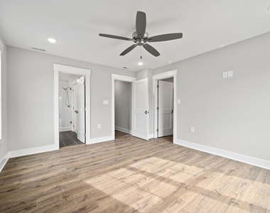 313 E 4th Street - Photo Thumbnail 14