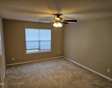 148 Cline Falls Drive - Photo Thumbnail 13