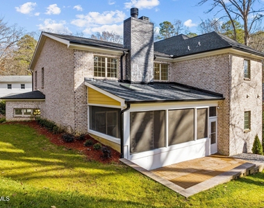 5019 Hollyridge Drive - Photo Thumbnail 4