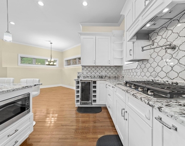 5019 Hollyridge Drive - Photo Thumbnail 9