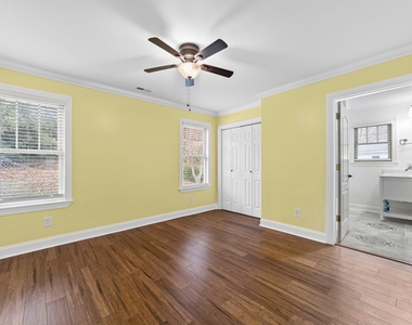 5019 Hollyridge Drive - Photo Thumbnail 23