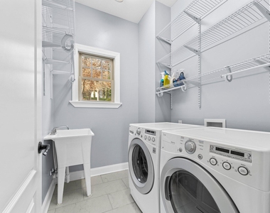 5019 Hollyridge Drive - Photo Thumbnail 13