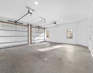 5019 Hollyridge Drive - Photo Thumbnail 5
