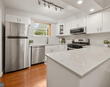 3825 Keller Avenue - Photo Thumbnail 4