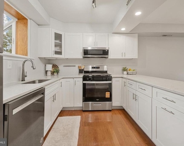3825 Keller Avenue - Photo Thumbnail 10