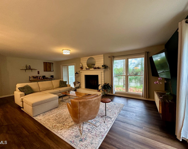 2344 Ravenhill Drive - Photo Thumbnail 6
