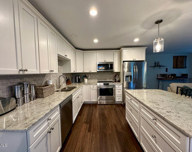 2344 Ravenhill Drive - Photo Thumbnail 9