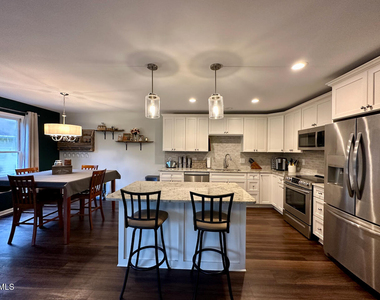 2344 Ravenhill Drive - Photo Thumbnail 8