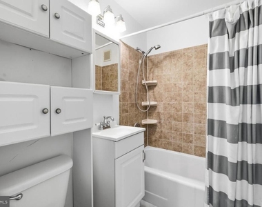 1121 Arlington Boulevard - Photo Thumbnail 5