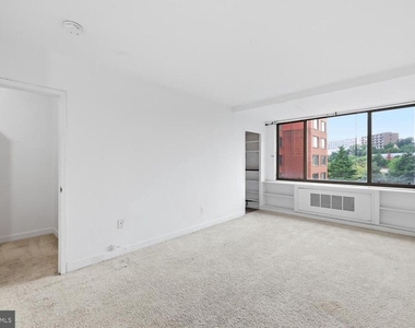 1121 Arlington Boulevard - Photo Thumbnail 6