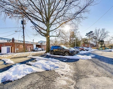 1722 N Quinn Street - Photo Thumbnail 24