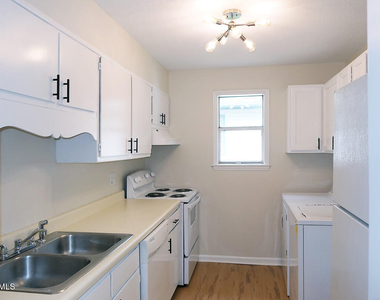 103 Ashley Forest Road - Photo Thumbnail 4