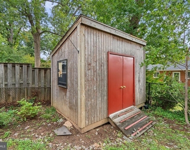 2427 N Sycamore Street - Photo Thumbnail 22