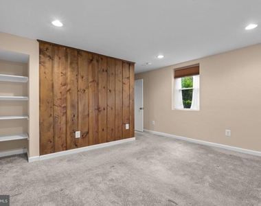 2427 N Sycamore Street - Photo Thumbnail 10