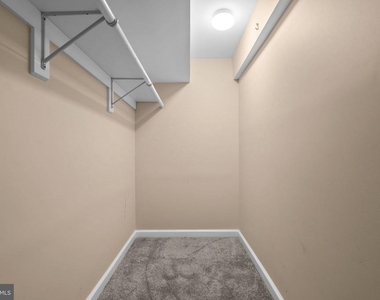 2427 N Sycamore Street - Photo Thumbnail 14