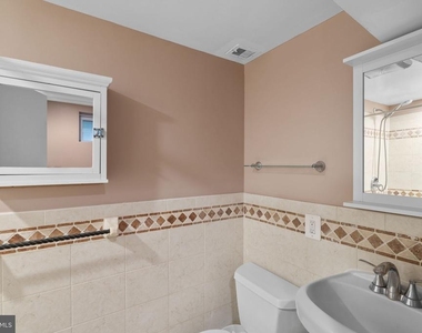 2427 N Sycamore Street - Photo Thumbnail 15