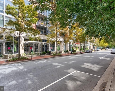 2200 N Westmoreland Street - Photo Thumbnail 22
