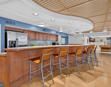 2200 N Westmoreland Street - Photo Thumbnail 17
