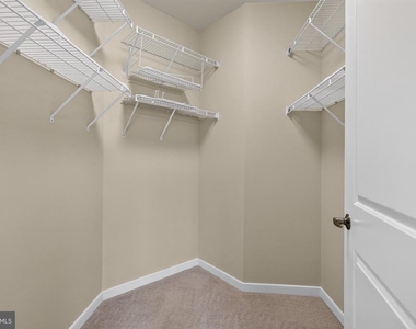 2200 N Westmoreland Street - Photo Thumbnail 9