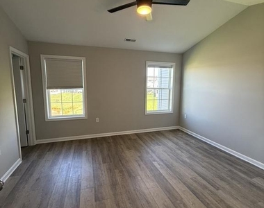 242 Hudson Boulevard - Photo Thumbnail 4