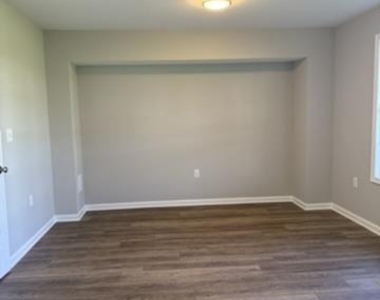 242 Hudson Boulevard - Photo Thumbnail 12