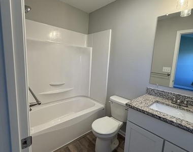 242 Hudson Boulevard - Photo Thumbnail 7
