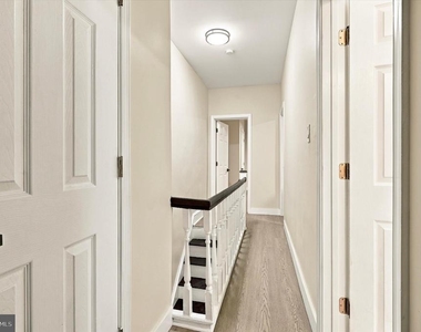 542 E Herman Street - Photo Thumbnail 12