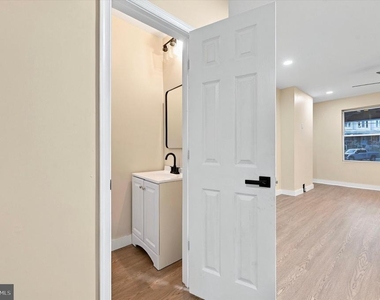 542 E Herman Street - Photo Thumbnail 7