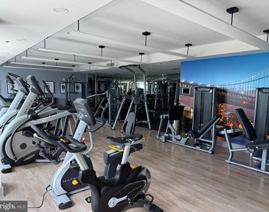 717 S Columbus Boulevard - Photo Thumbnail 14