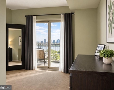 717 S Columbus Boulevard - Photo Thumbnail 8