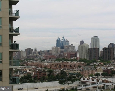 717 S Columbus Boulevard - Photo Thumbnail 16
