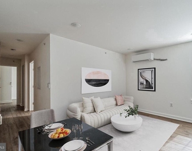 407 S 42nd Street - Photo Thumbnail 2