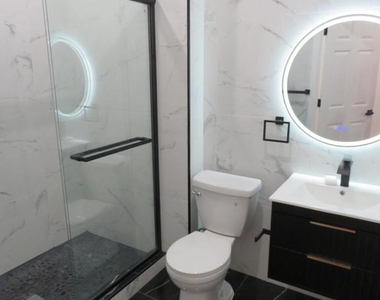 1252 S 21st Street - Photo Thumbnail 8