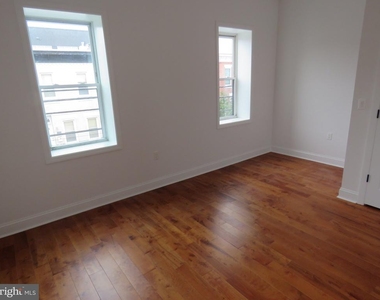 1252 S 21st Street - Photo Thumbnail 3