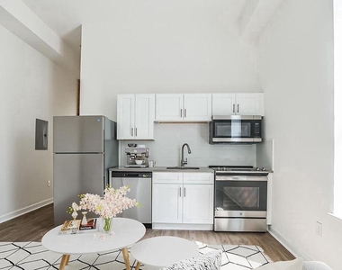 405 S 42nd Street - Photo Thumbnail 15
