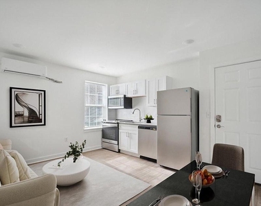 405 S 42nd Street - Photo Thumbnail 1