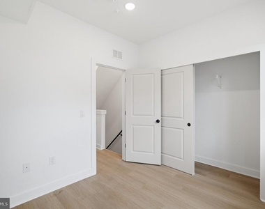 1019 W Orleans Street - Photo Thumbnail 21