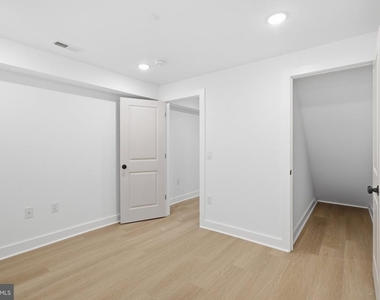1019 W Orleans Street - Photo Thumbnail 24