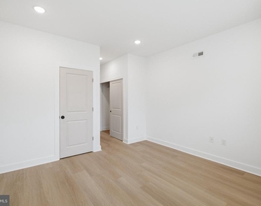 1019 W Orleans Street - Photo Thumbnail 16