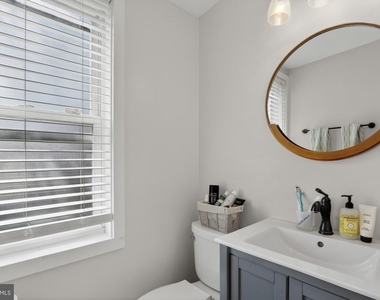 2440 E Gordon Street - Photo Thumbnail 16