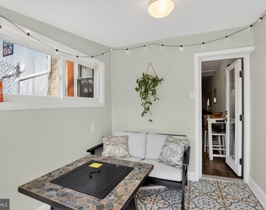 2440 E Gordon Street - Photo Thumbnail 7