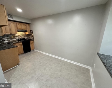 8100 Summerdale Avenue - Photo Thumbnail 5
