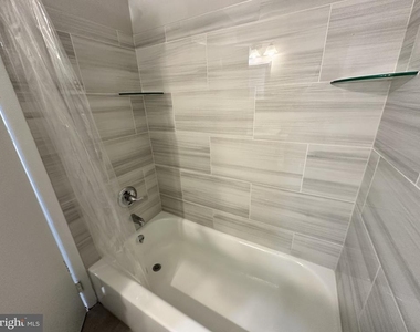 8100 Summerdale Avenue - Photo Thumbnail 3