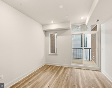 1502 N 26th Street - Photo Thumbnail 10