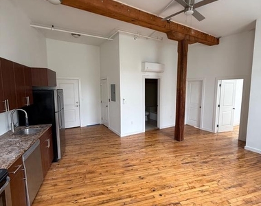 4 Leverington Avenue - Photo Thumbnail 1