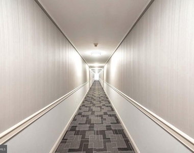 6100 Henry Avenue - Photo Thumbnail 7