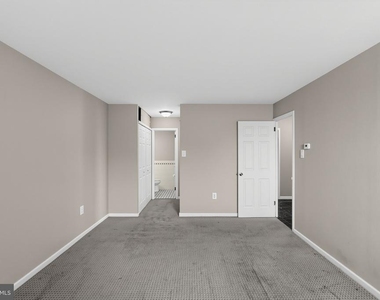 6100 Henry Avenue - Photo Thumbnail 17