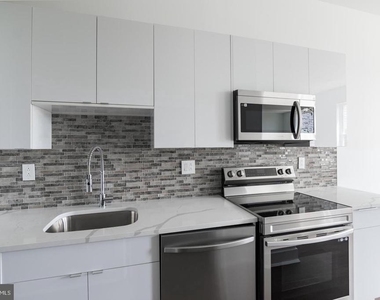 813 N Broad Street - Photo Thumbnail 7