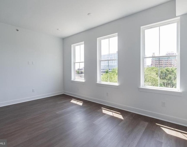 813 N Broad Street - Photo Thumbnail 9